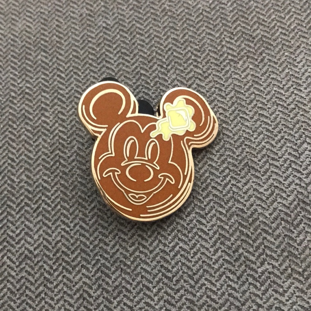 Disney Pancake Mickey Pin